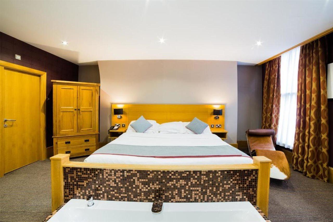 Oyo Imperial Hotel Barrow-in-Furness Eksteriør billede